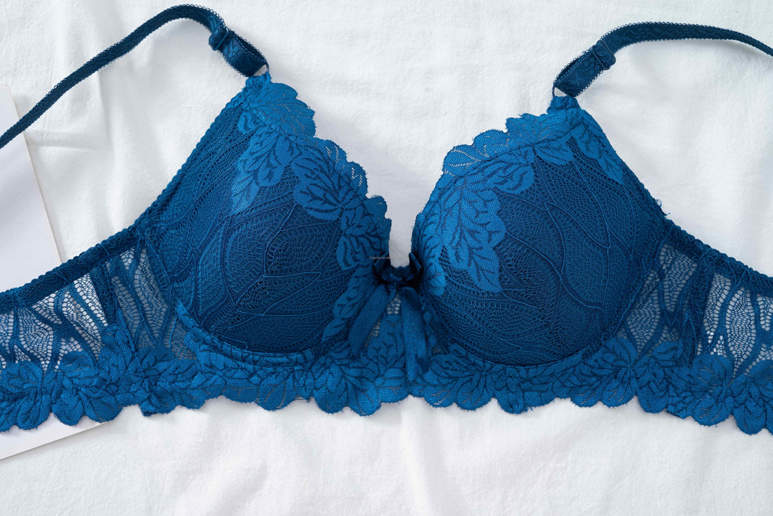 Le ragazze adattano a 50-60kg le donne sexy reggiseni che 75B senza cuciture 75C 75D spingono verso l'alto la radio
